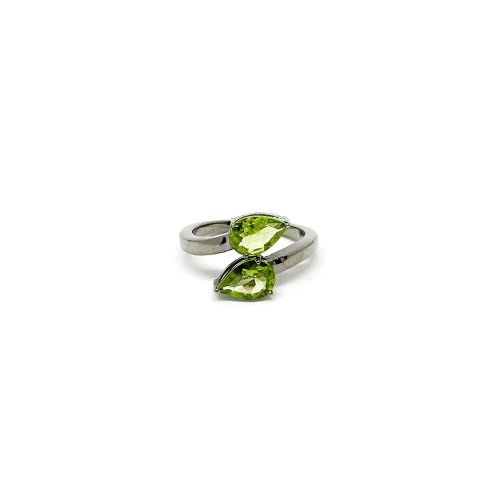 Classic Toi-et-Moi Peridot ring