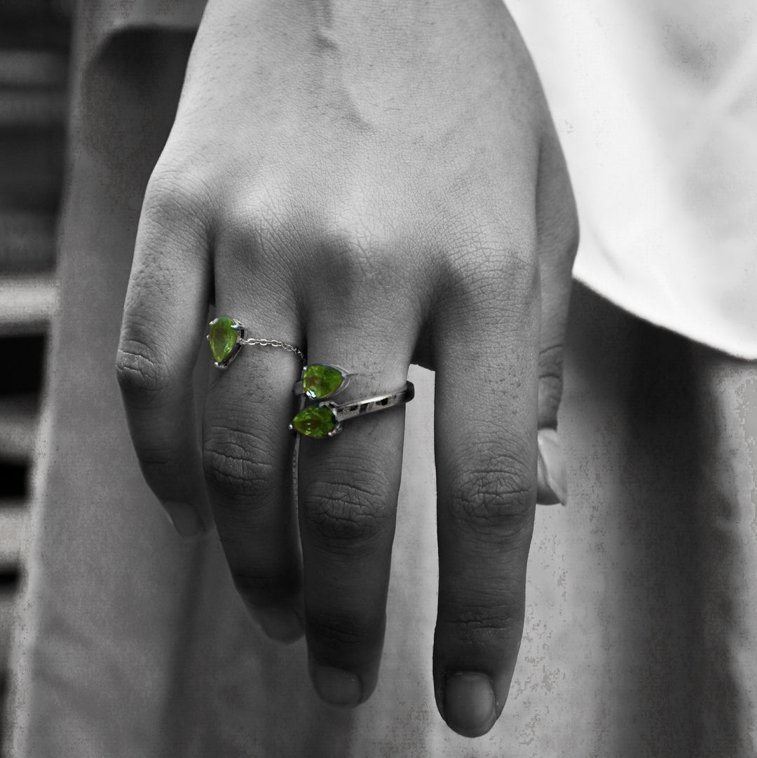 Classic Toi-et-Moi Peridot ring